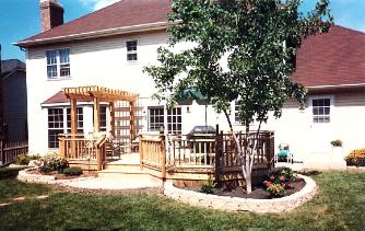 Custom Deck with Trellis