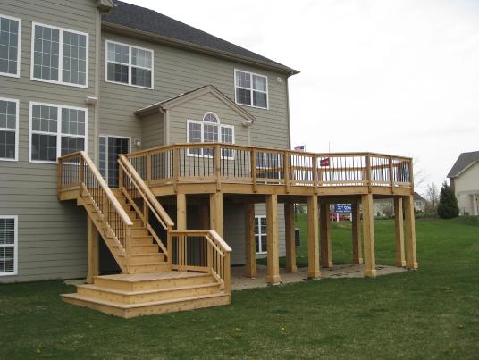 Cedar Deck with aluminum balusters and landing Elgin IL