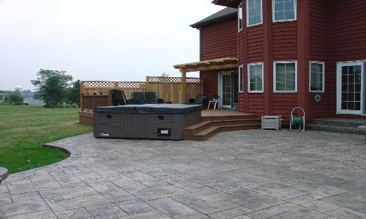 Trex Deck with Cedar Pergola and privacy Rail