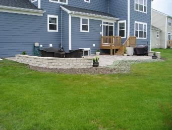 Paver Patio with seatwall Elgin 